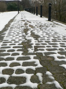 Paving_stones_in_the_snow_-_geograph.org.uk_-_1150340